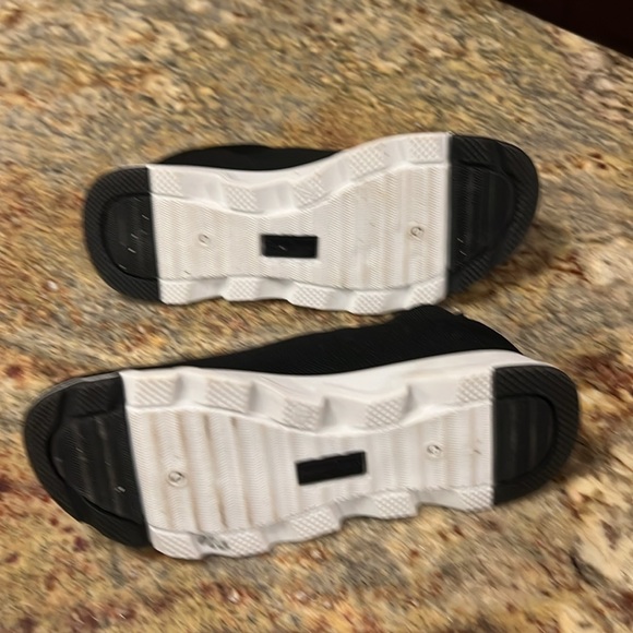 Tommy Bahama blk slip on sneakers - Picture 2 of 3